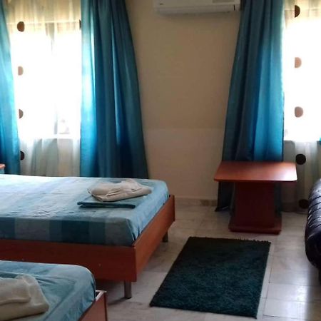 Iglika Hotell Yambol Rum bild
