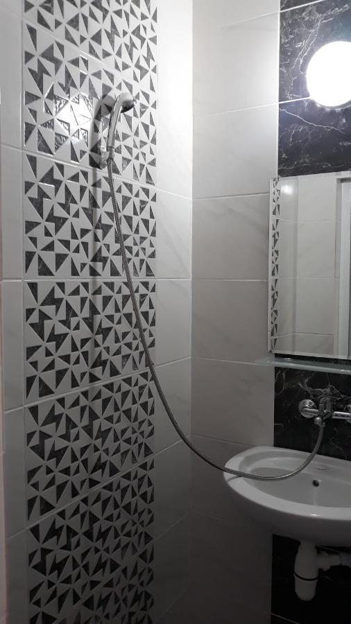 Iglika Hotell Yambol Exteriör bild